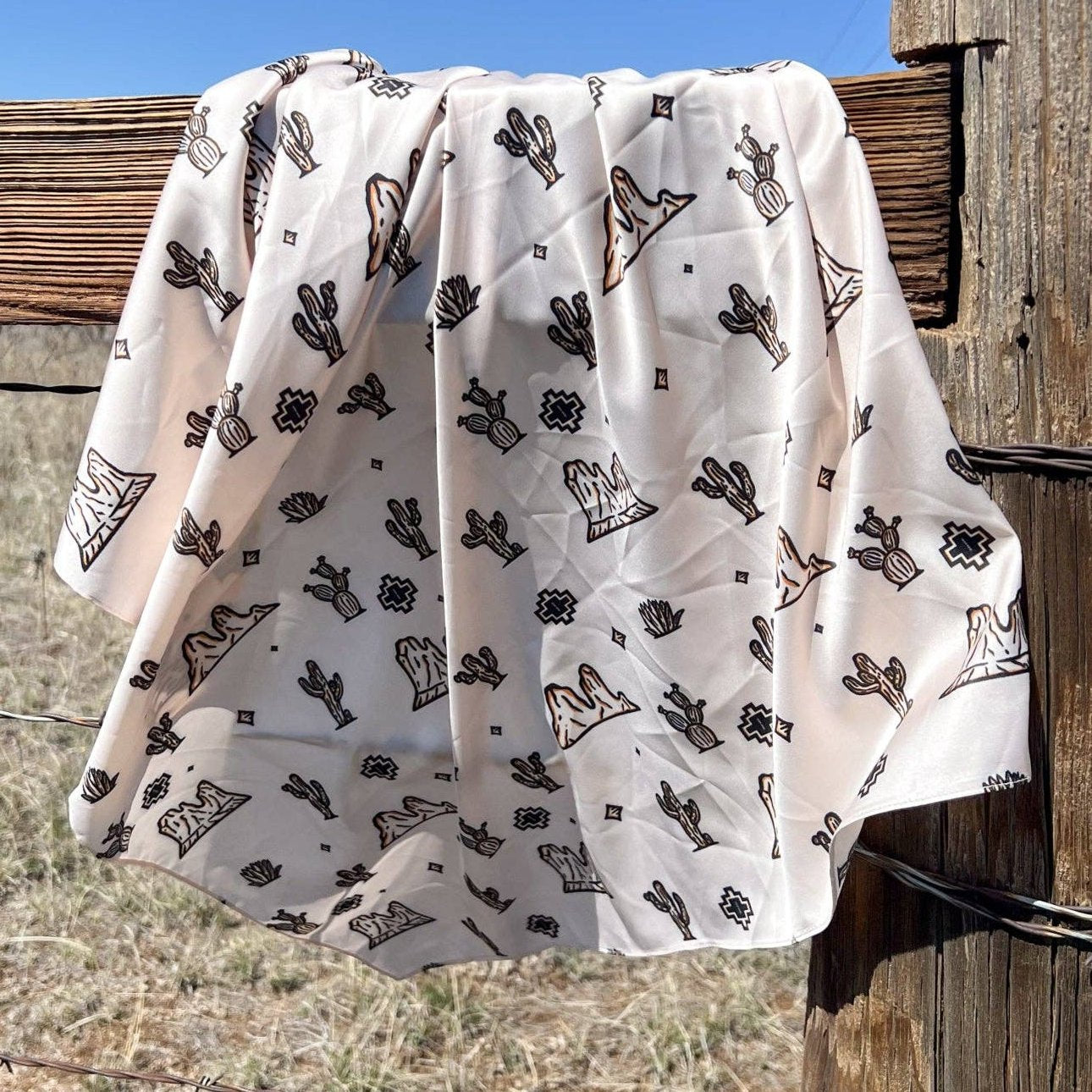 Small Wild Rag Denali Small Wild Rag – Holmes & Hide